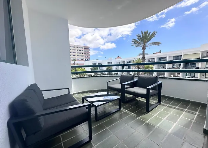 1the Location - Americas & Parking *